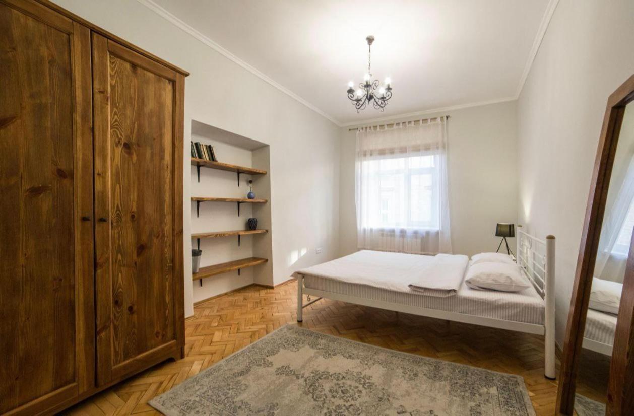 Vidfort Вірменська Lviv Kültér fotó